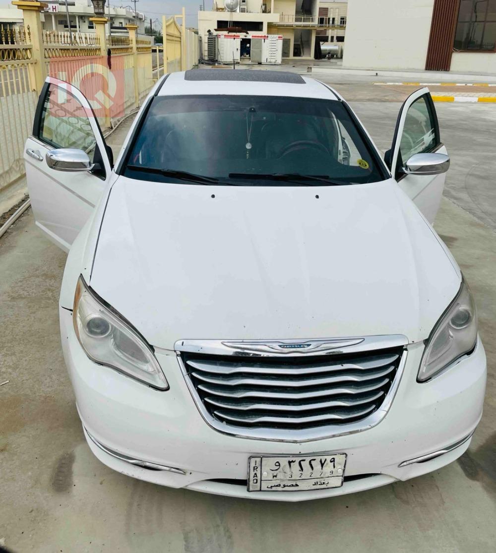 Chrysler 200